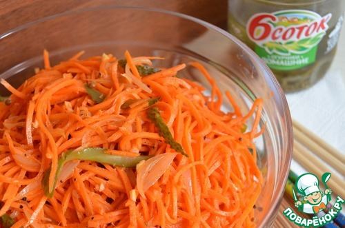 Морковь по-корейски с маринованными огурцами