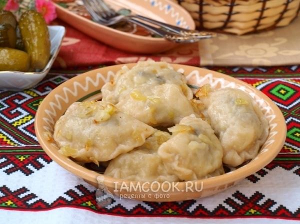 Вареники из теста на кефире с картошкой и грибами